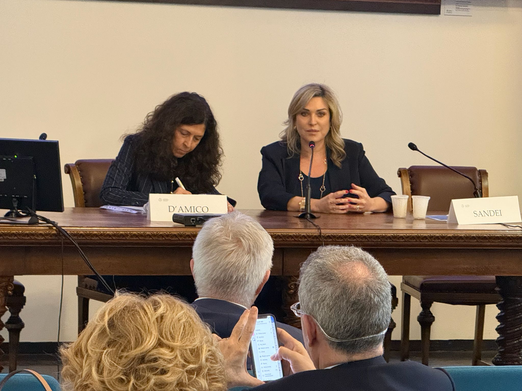 “Da Lei às Competências: Como a IA muda com a Formação” – Valeria Sandei no evento da Universidade de Milão